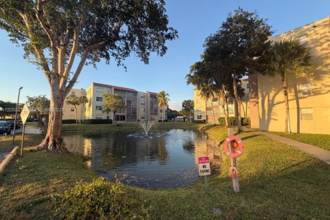 Copropriété à vendre à North Lauderdale, Floride: 2 chambres, 92.9 m2 № 2248732 - photo 23