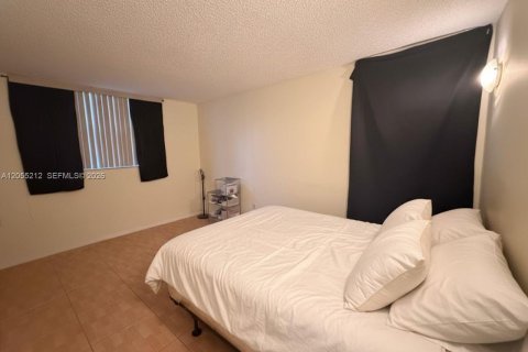 Copropriété à vendre à North Lauderdale, Floride: 2 chambres, 92.9 m2 № 2248732 - photo 12