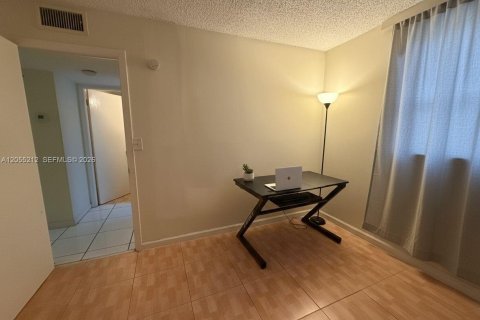 Copropriété à vendre à North Lauderdale, Floride: 2 chambres, 92.9 m2 № 2248732 - photo 14