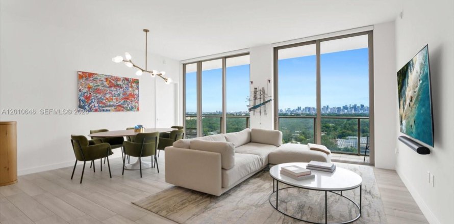 Condominio en Miami, Florida, 2 dormitorios  № 2075713