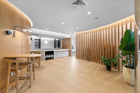 Condominio en venta en Miami, Florida, 2 dormitorios, 121.7 m2 № 2075713 - foto 15