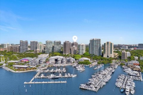 Condominio en venta en Miami, Florida, 2 dormitorios, 121.7 m2 № 2075713 - foto 27