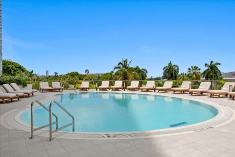 Condominio en venta en Miami, Florida, 2 dormitorios, 121.7 m2 № 2075713 - foto 26