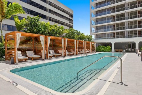 Condominio en venta en Miami, Florida, 2 dormitorios, 121.7 m2 № 2075713 - foto 8