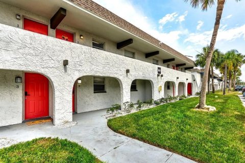 Apartamento en alquiler en Port Richey, Florida, 2 dormitorios, 88.26 m2 № 2108618 - foto 2