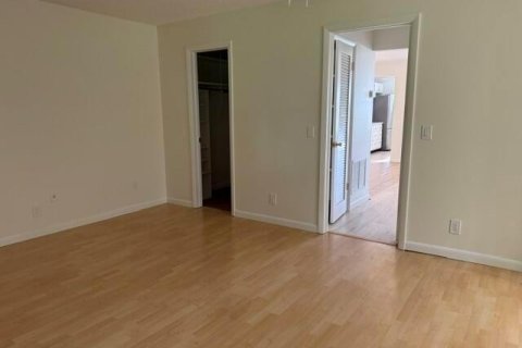 Condo in Lake Worth, Florida, 1 bedroom  № 2177100 - photo 14
