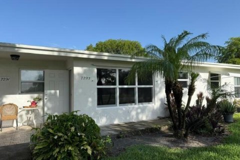 Condo in Lake Worth, Florida, 1 bedroom  № 2177100 - photo 9