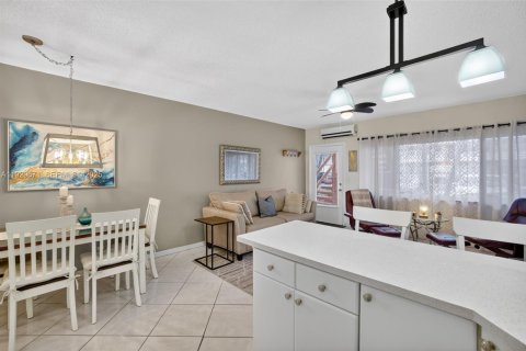 Condominio en venta en Hallandale Beach, Florida, 1 dormitorio, 58.06 m2 № 1990943 - foto 8