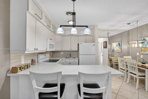 Condominio en venta en Hallandale Beach, Florida, 1 dormitorio, 58.06 m2 № 1990943 - foto 5