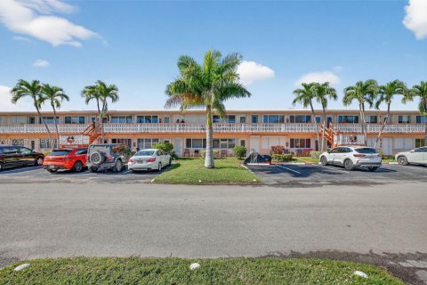 Condominio en venta en Hallandale Beach, Florida, 1 dormitorio, 58.06 m2 № 1990943 - foto 28