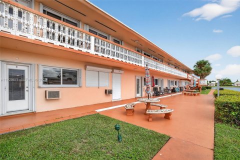 Condominio en venta en Hallandale Beach, Florida, 1 dormitorio, 58.06 m2 № 1990943 - foto 22