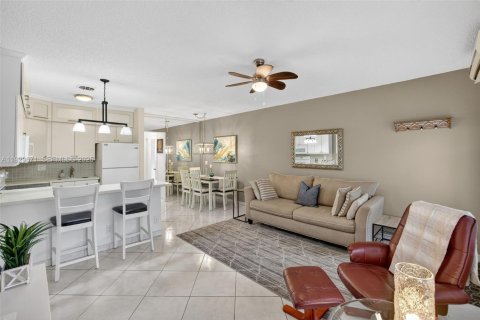 Condominio en venta en Hallandale Beach, Florida, 1 dormitorio, 58.06 m2 № 1990943 - foto 2