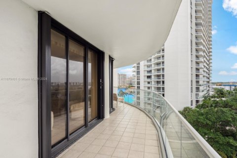Condo in Aventura, Florida, 2 bedrooms  № 1981173 - photo 27