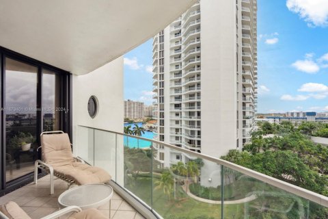 Condo in Aventura, Florida, 2 bedrooms  № 1981173 - photo 24