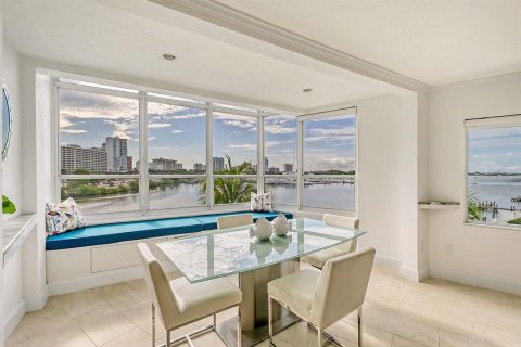 Copropriété à vendre à Sarasota, Floride: 2 chambres, 126.25 m2 № 1831561 - photo 7