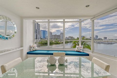 Copropriété à vendre à Sarasota, Floride: 2 chambres, 126.25 m2 № 1831561 - photo 9