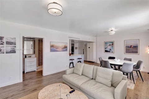 Copropriété à louer à Miami Beach, Floride: 2 chambres, 83.61 m2 № 1959983 - photo 5