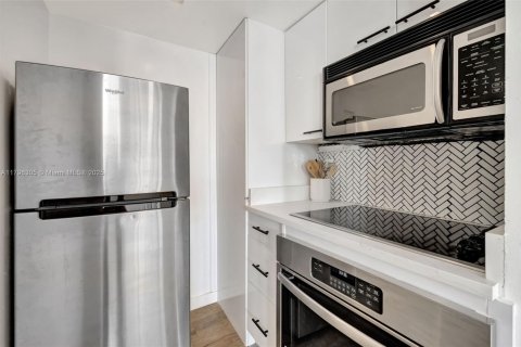 Copropriété à louer à Miami Beach, Floride: 2 chambres, 83.61 m2 № 1959983 - photo 10