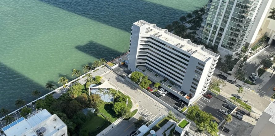Condo in Miami, Florida, 2 bedrooms № 1033820