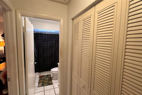 Condo in Seminole, Florida, 1 bedroom  № 2198044 - photo 20