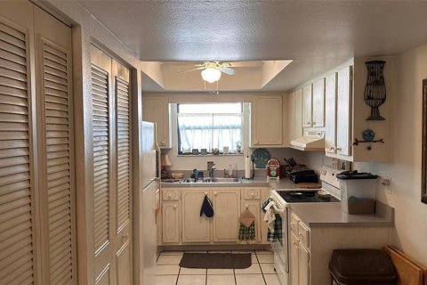 Condo in Seminole, Florida, 1 bedroom  № 2198044 - photo 12