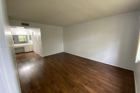 Condominio en venta en Deerfield Beach, Florida, 2 dormitorios, 88.26 m2 № 1998636 - foto 5