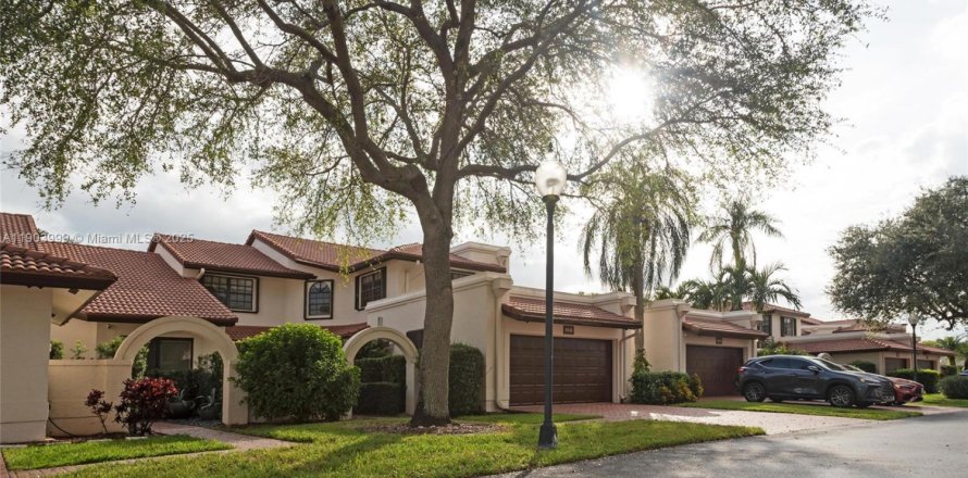 Villa ou maison à Doral, Floride 3 chambres, 189.24 m2 № 2018796