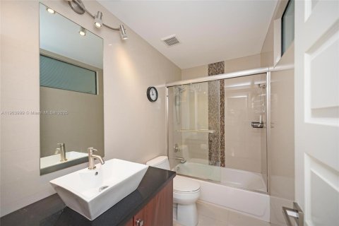 Villa ou maison à louer à Doral, Floride: 3 chambres, 189.24 m2 № 2018796 - photo 29