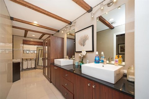 Villa ou maison à louer à Doral, Floride: 3 chambres, 189.24 m2 № 2018796 - photo 24