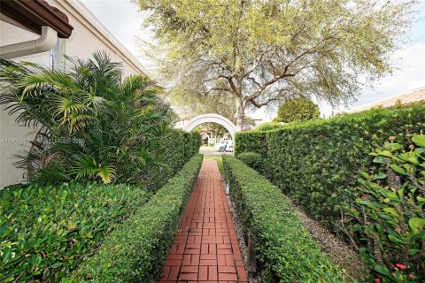 Villa ou maison à louer à Doral, Floride: 3 chambres, 189.24 m2 № 2018796 - photo 6