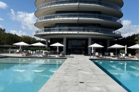 Condo in Miami Beach, Florida, 1 bedroom  № 2041851 - photo 30