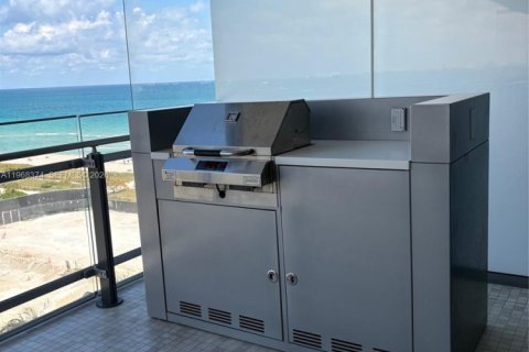 Condo in Miami Beach, Florida, 1 bedroom  № 2041851 - photo 11