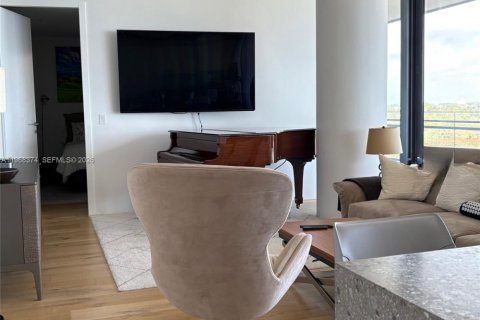 Condo in Miami Beach, Florida, 1 bedroom  № 2041851 - photo 8