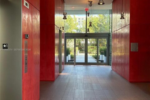 Condo in Miami Beach, Florida, 1 bedroom  № 2041851 - photo 3