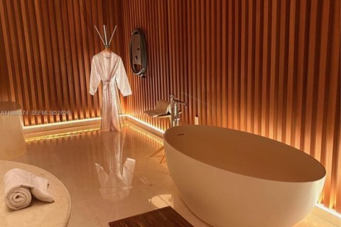 Condo in Miami Beach, Florida, 1 bedroom  № 2041851 - photo 21