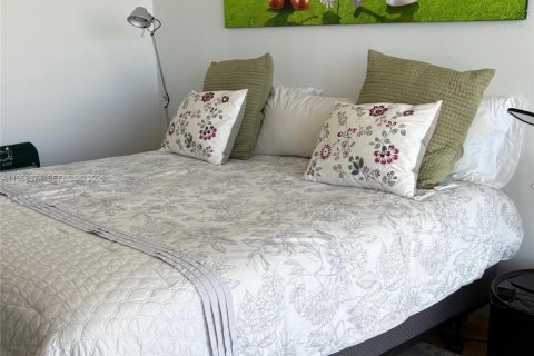 Condo in Miami Beach, Florida, 1 bedroom  № 2041851 - photo 14