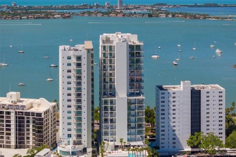 Condo in Sarasota, Florida, 3 bedrooms  № 1917567 - photo 2