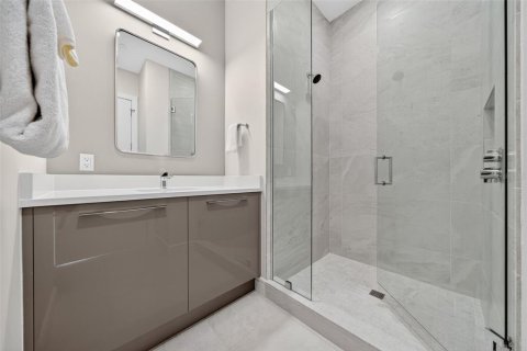 Condo in Sarasota, Florida, 3 bedrooms  № 1917567 - photo 25