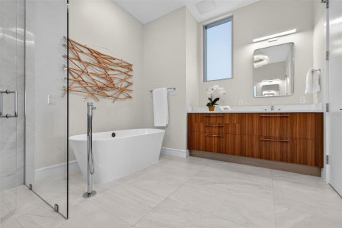 Condo in Sarasota, Florida, 3 bedrooms  № 1917567 - photo 17