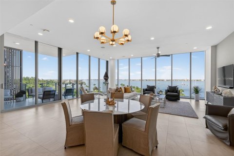 Condo in Sarasota, Florida, 3 bedrooms  № 1917567 - photo 10