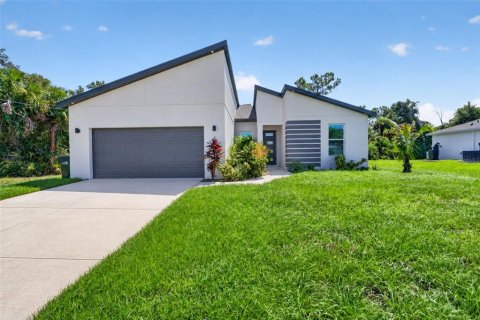 Casa en North Port, Florida 4 dormitorios, 159.61 m2 № 2375554