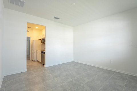 Villa ou maison à louer à Davenport, Floride: 4 chambres, 184.88 m2 № 2419648 - photo 3