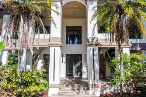 House in Pinecrest, Florida 7 bedrooms, 993.03 sq.m. № 1968897 - photo 4