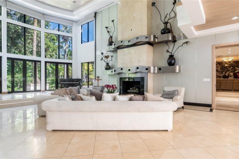 House in Pinecrest, Florida 7 bedrooms, 993.03 sq.m. № 1968897 - photo 22