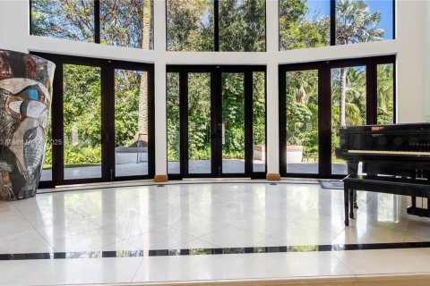 House in Pinecrest, Florida 7 bedrooms, 993.03 sq.m. № 1968897 - photo 24