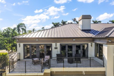 House in Pinecrest, Florida 7 bedrooms, 993.03 sq.m. № 1968897 - photo 9