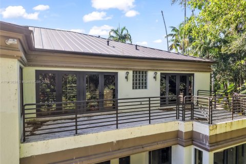 House in Pinecrest, Florida 7 bedrooms, 993.03 sq.m. № 1968897 - photo 10