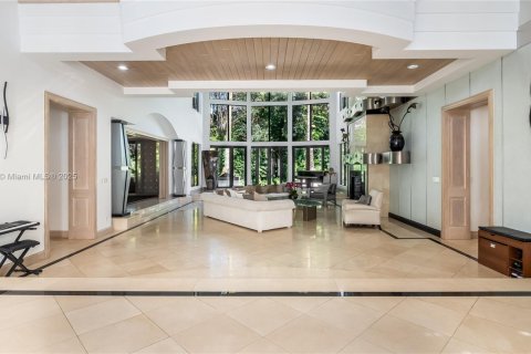 House in Pinecrest, Florida 7 bedrooms, 993.03 sq.m. № 1968897 - photo 19