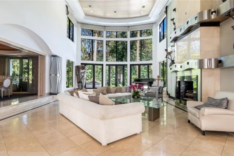 House in Pinecrest, Florida 7 bedrooms, 993.03 sq.m. № 1968897 - photo 21