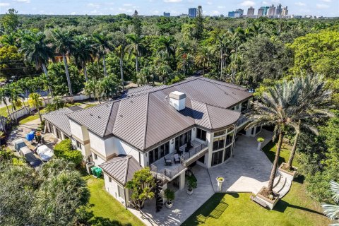 House in Pinecrest, Florida 7 bedrooms, 993.03 sq.m. № 1968897 - photo 11